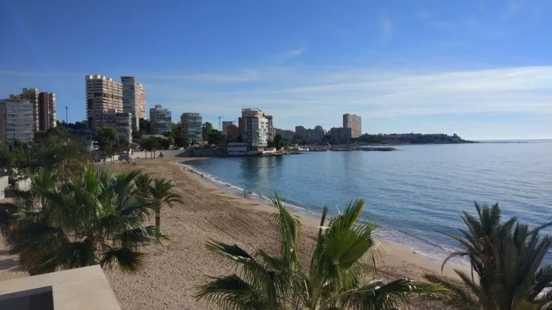 La Albufereta: playa y ambiente familiar