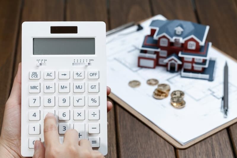 calculando impuestos fiscales para la venta de una vivienda habitual